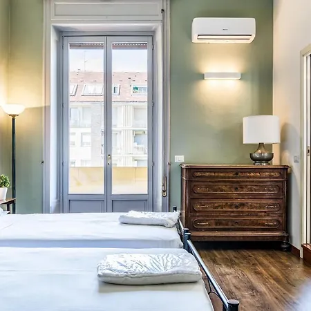Splendido Trilocale Sviluppato Su Due Livelli * Milan