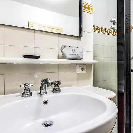 Apartment Splendido Trilocale Sviluppato Su Due Livelli